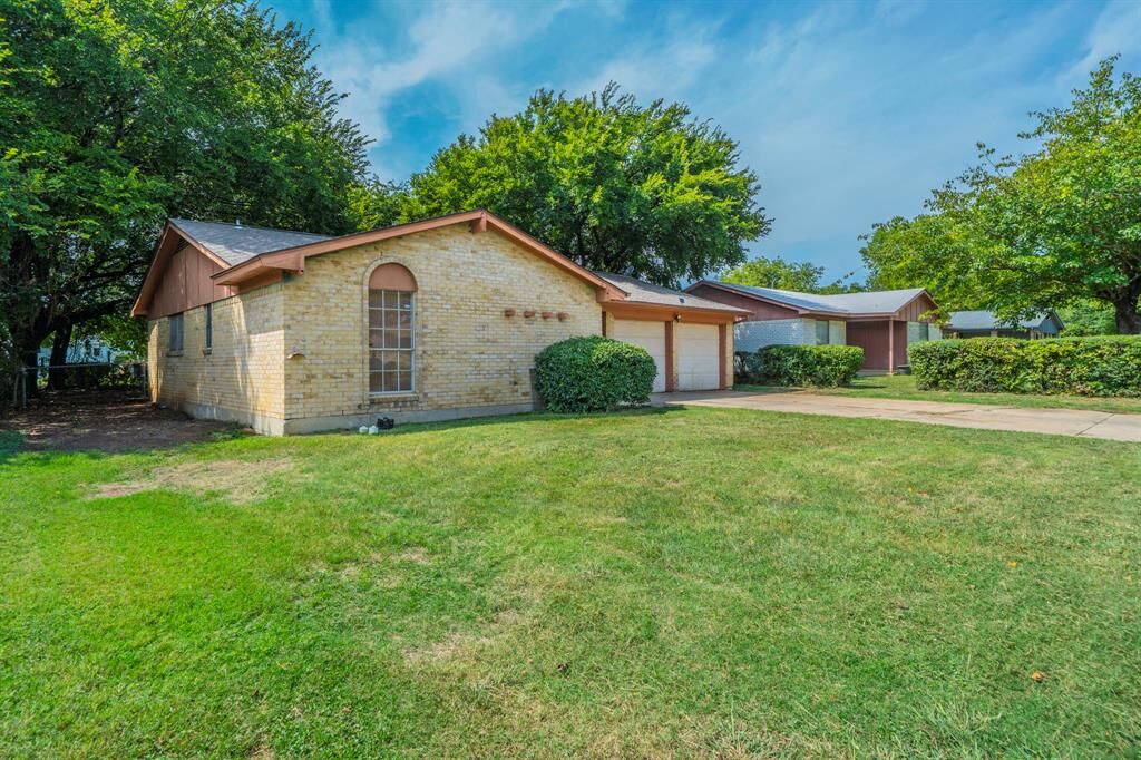 Photo de la propriété:  6912 Alma Street  TX 76140 