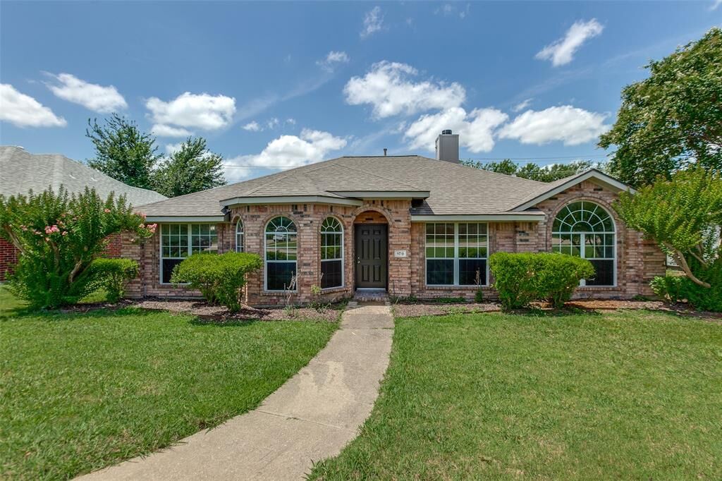 Property Photo:  109 N W A Allen Boulevard  TX 75098 
