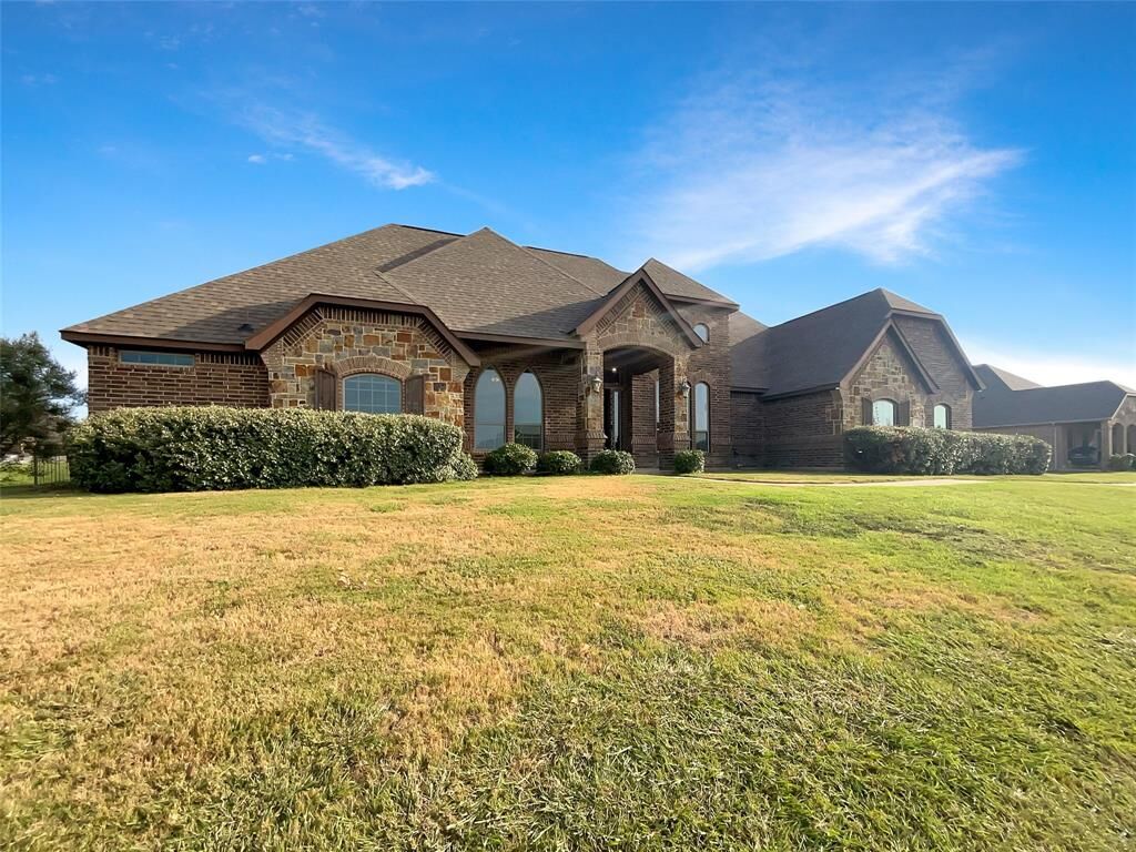 Property Photo: 4264 San Simeon Lane TX 76179