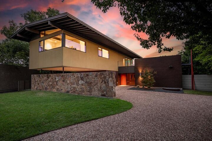 Property Photo: 10752 Wyatt Circle TX 75218