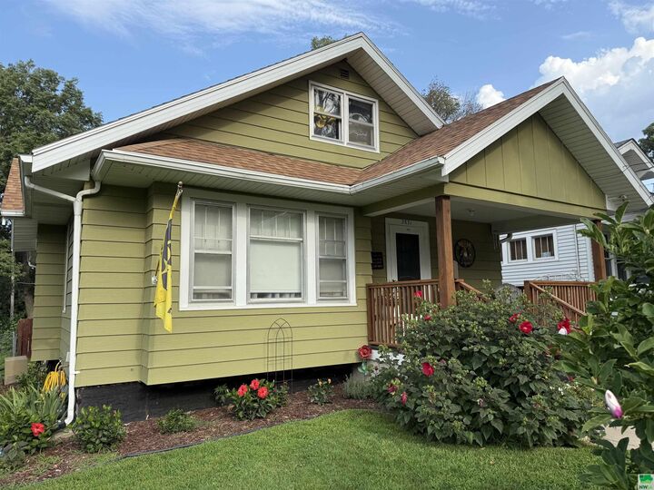 Property Photo: 3831 Jackson Street IA 51104