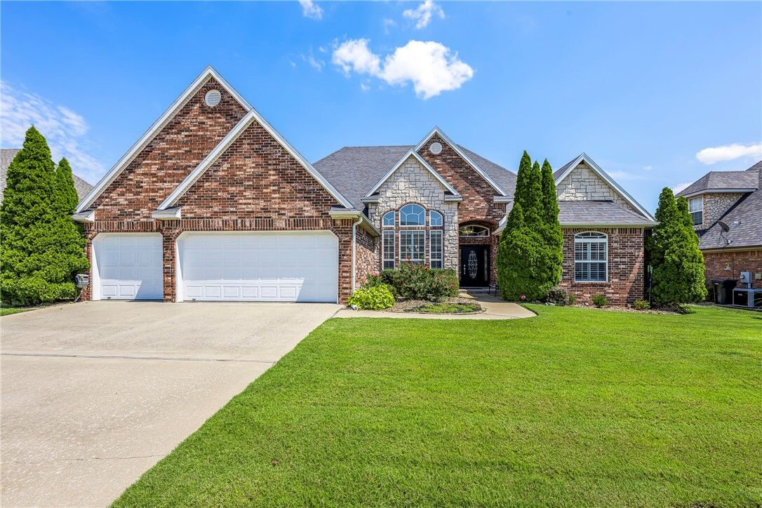 Property Photo: 5093 S Strathmore Station Drive AR 72758