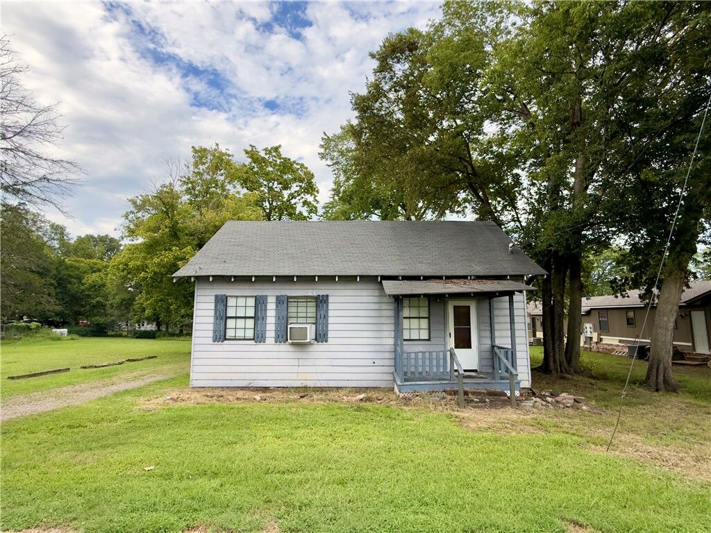 Property Photo: 188 W Water Street AR 72837