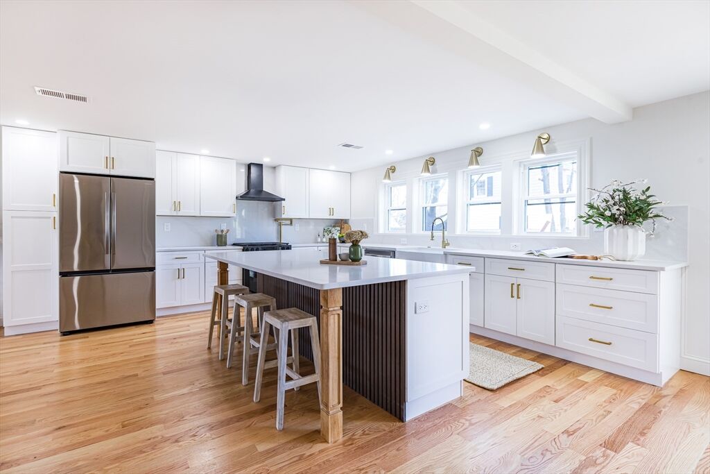 Property Photo:  36 Waverly Place 2  MA 02176 