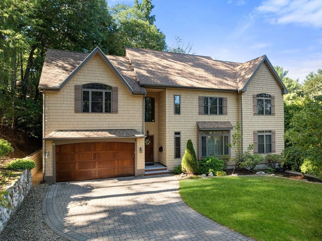 Property Photo: 7 Henderson Rd MA 02420
