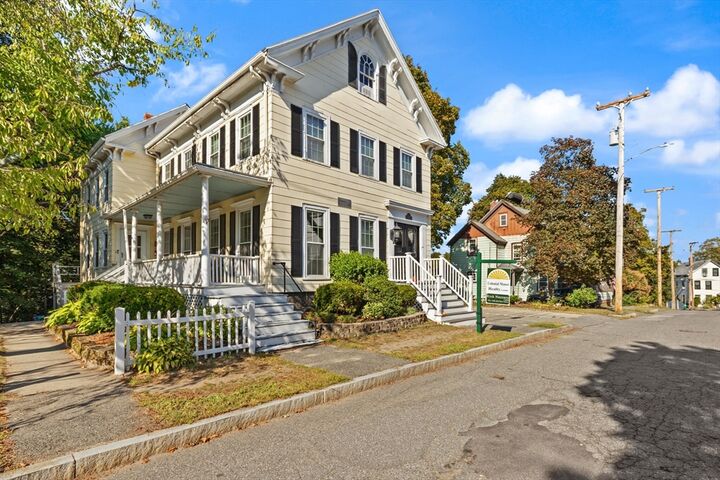 Property Photo:  22 Union Street 1  MA 01867 