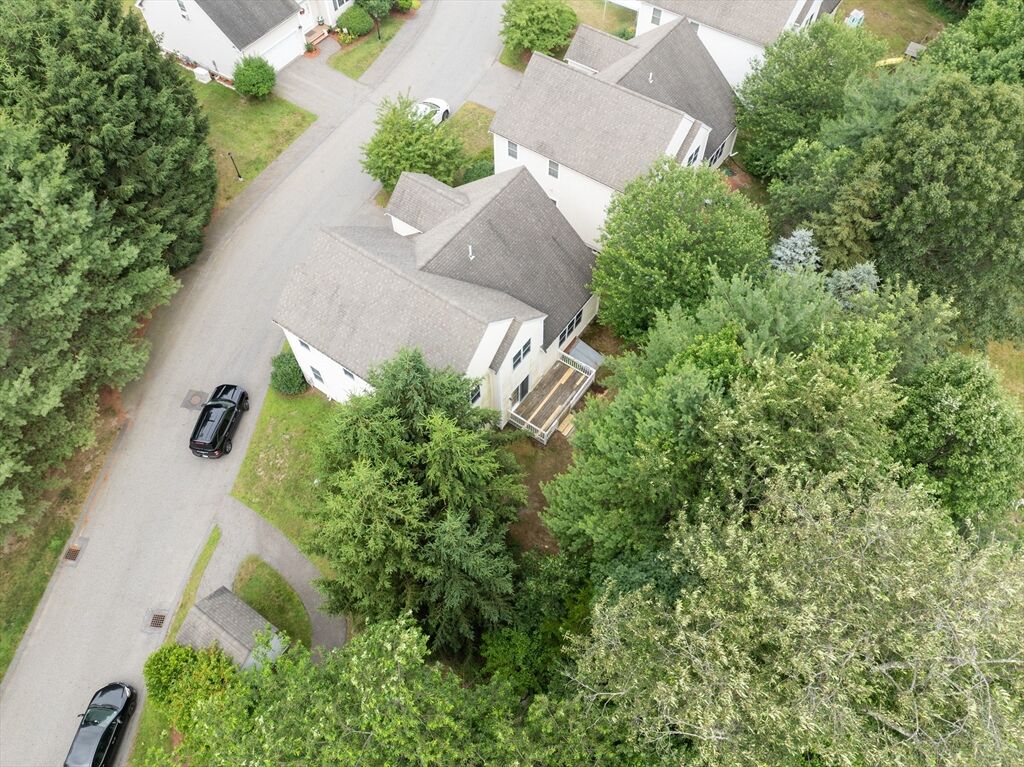 Property Photo:  5 Equestrian Lane Unit 5  MA 01824 