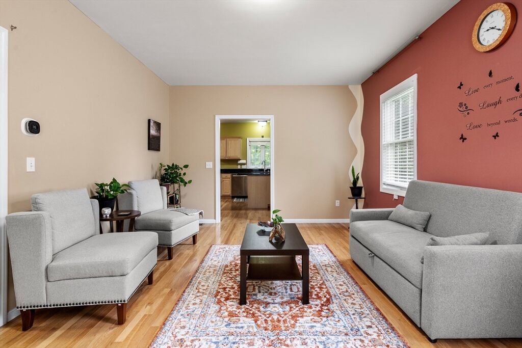 Property Photo:  5 Equestrian Lane Unit 5  MA 01824 