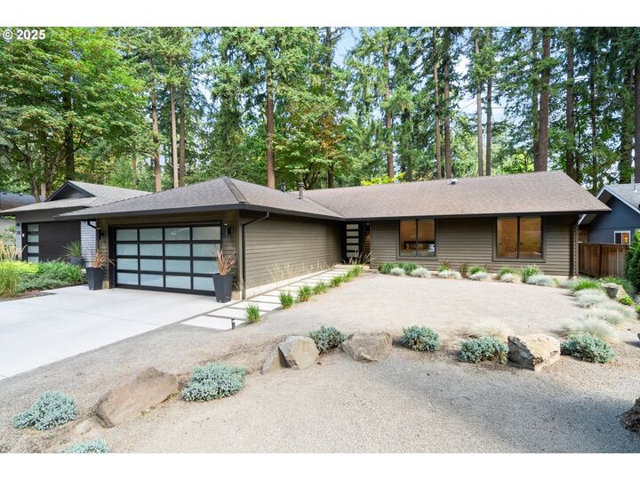 Property Photo: 4291 Collins Way OR 97035
