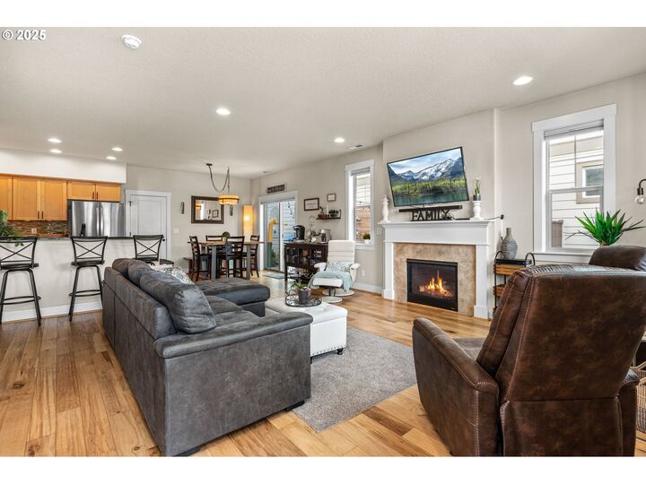 Property Photo: 28831 NW Keenon St OR 97133