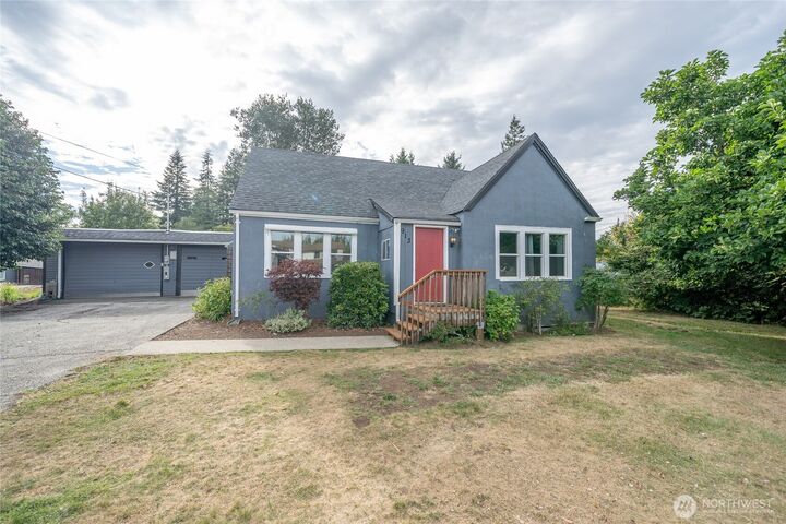 Property Photo:  913  Garden Road  WA 98520 