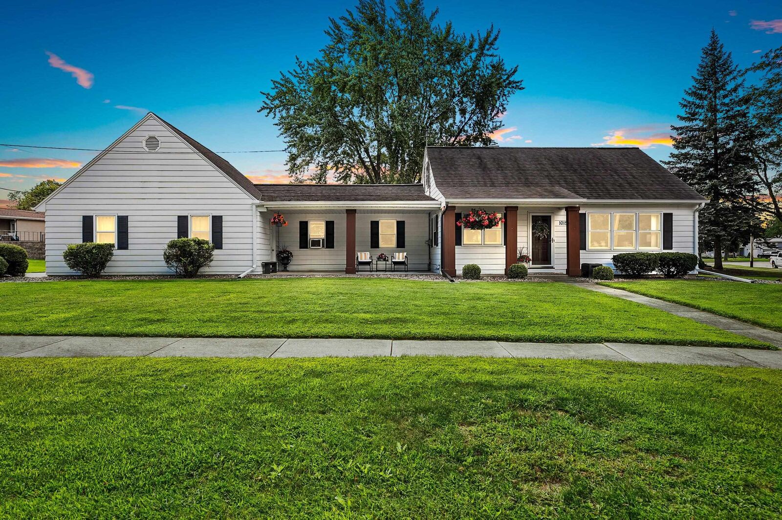 Property Photo: 1015 Stevens Street WI 54115
