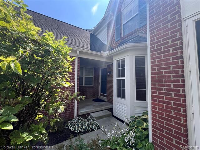 Property Photo: 654 Chestnut Drive MI 48393