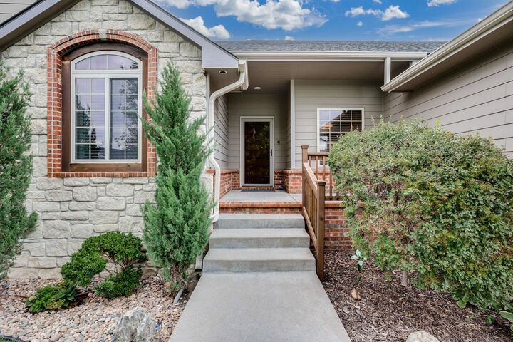 Property Photo: 3142 N Landon Cir KS 67205