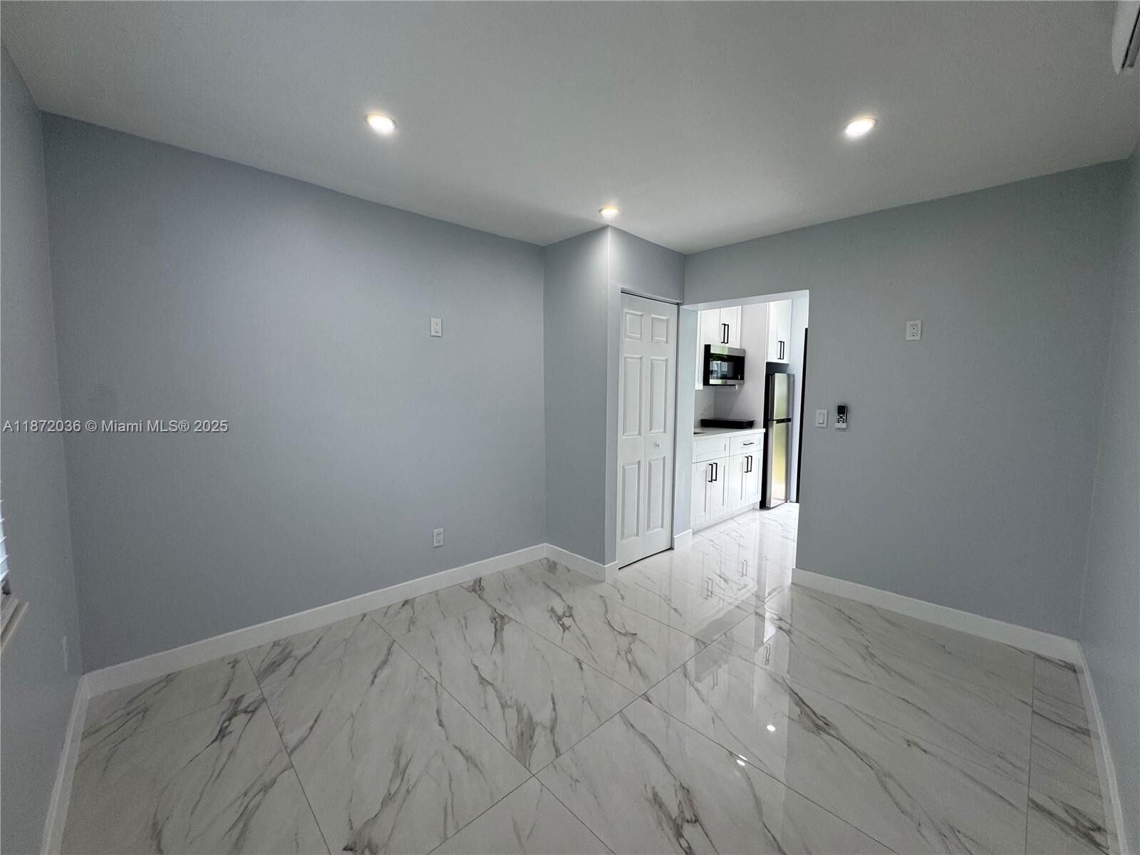 Property Photo:  16440 NE 10th Ave  FL 33162