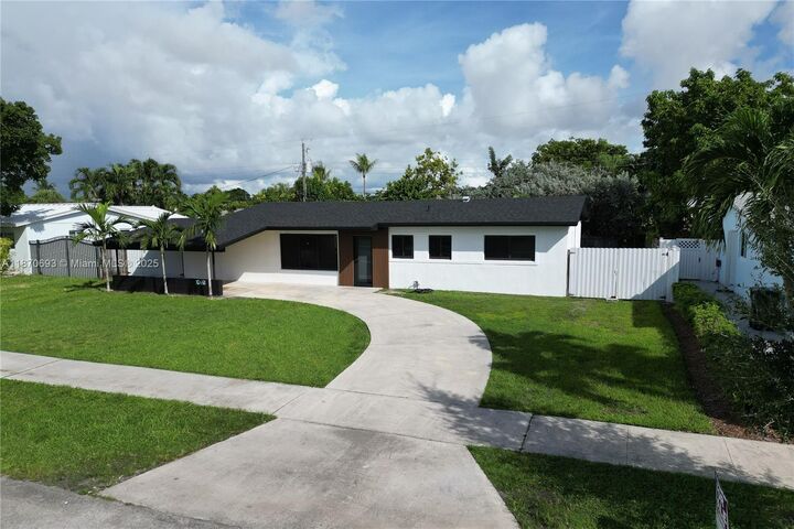 Property Photo: 10441 SW 50th Ter FL 33165