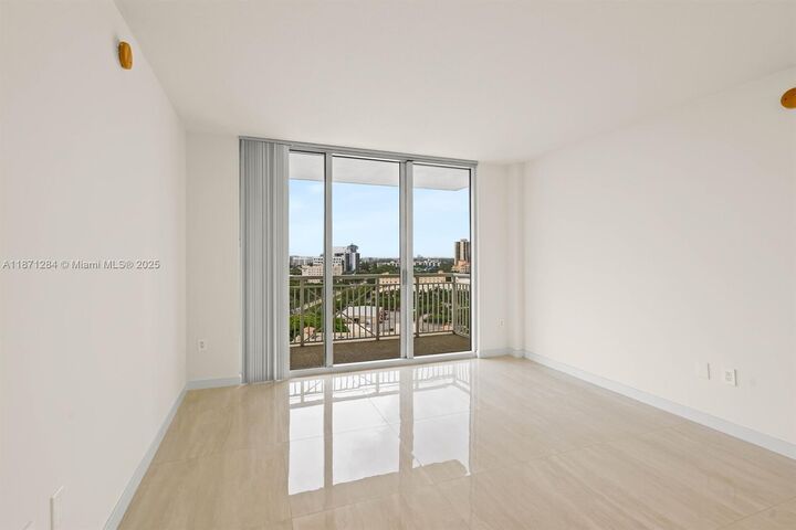 Property Photo: 19501 W Country Club Dr 1410 FL 33180