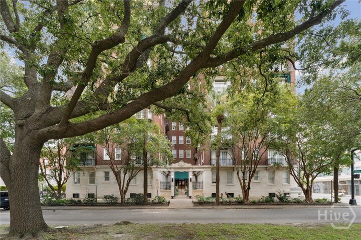 24 E Liberty Street 73/83  Savannah GA 31401 photo