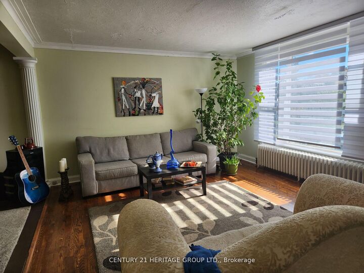 Property Photo:  70 Woodward Avenue  ON L3T 1E7 