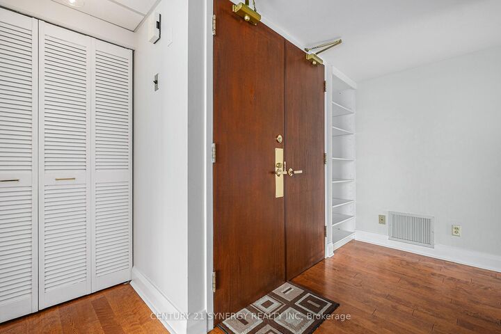 Property Photo: 160 George Street 2202 ON K1N 9M2