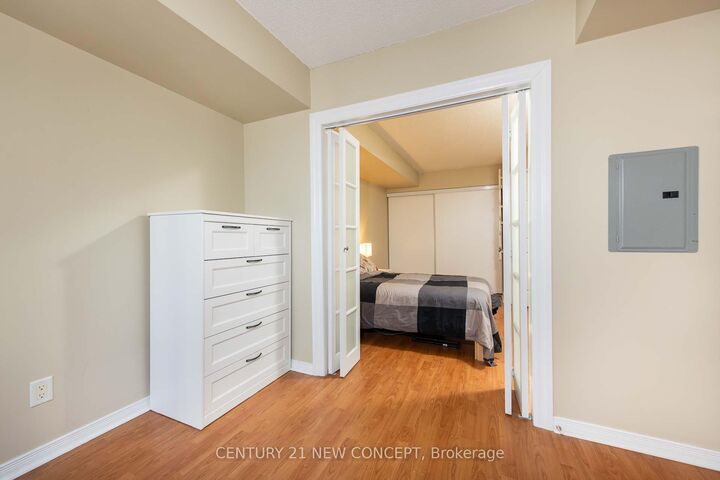 Property Photo:  155 Beecroft Road 1112  ON M2N 7C6 