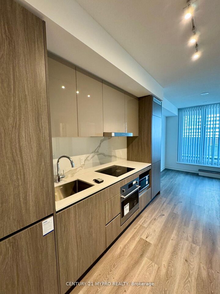 Property Photo:  28 Interchange Way 321  ON L4K 0P8 