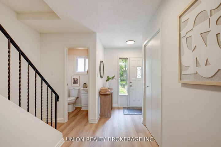 Property Photo:  2423 Brasilia Circle  ON L5N 2E9 