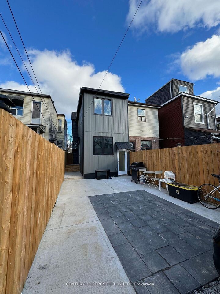Photo de la propriété: 890 Ossington Avenue Bsmt ON M6G 3V1