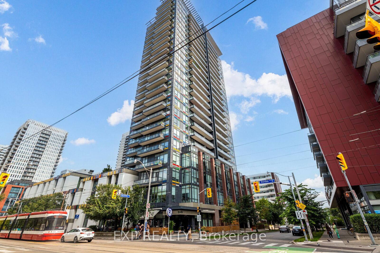 Property Photo:  225 Sackville Street 1806  ON M5A 0B9 