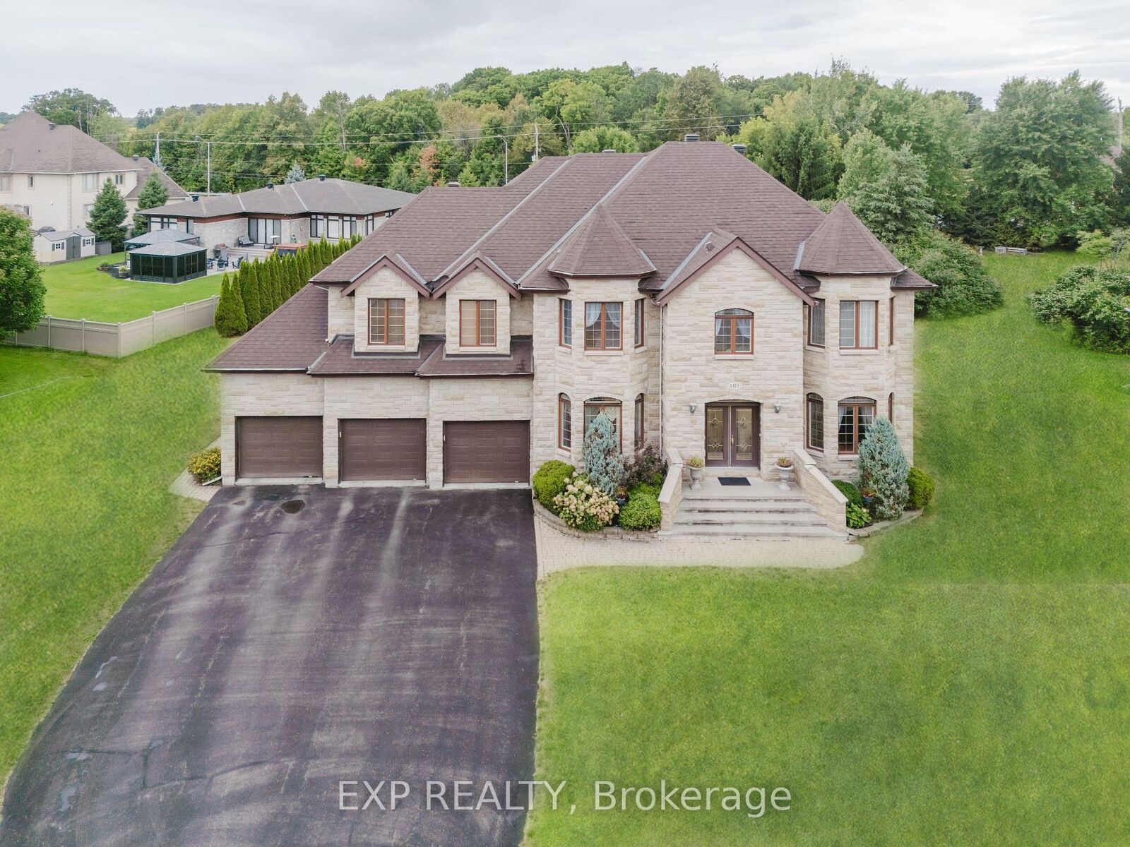 Property Photo: 5472 Wicklow Drive ON K4M 1C4