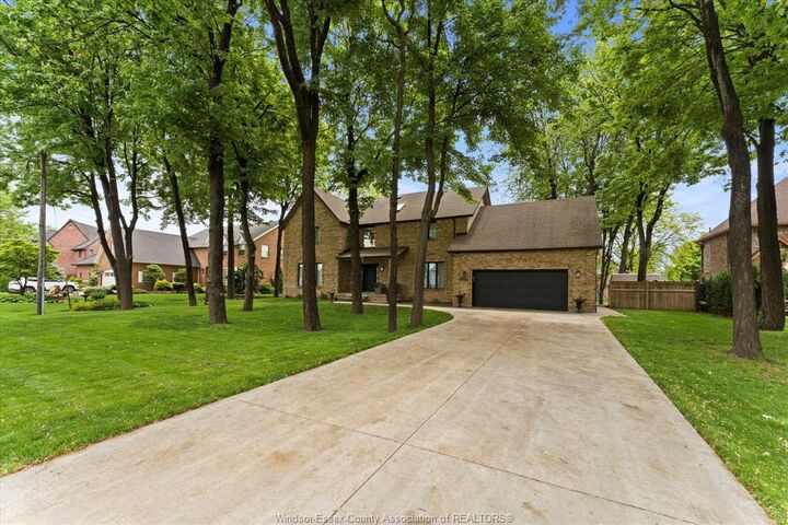 Property Photo: 359 Elmgrove Drive ON N8N 4H1