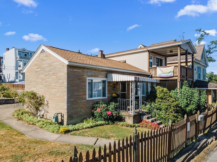 Property Photo: 2308 Berg St PA 15203