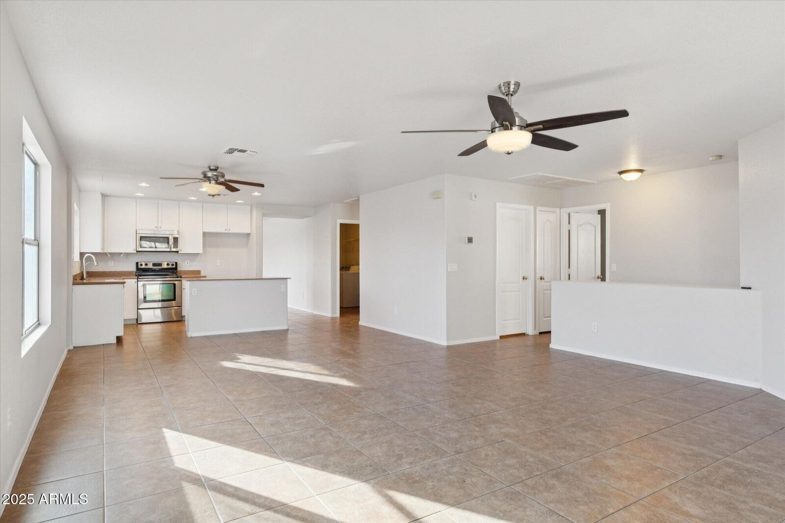 Property Photo: 33419 N Sonoran Trail AZ 85144