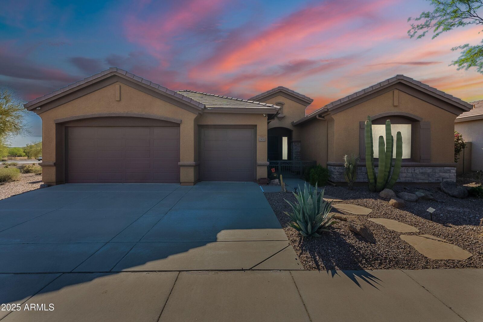 Property Photo: 2456 W Clearview Trail AZ 85086