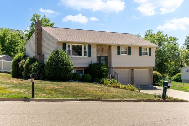 Property Photo:  904 Dellapenna Drive  NY 13790 