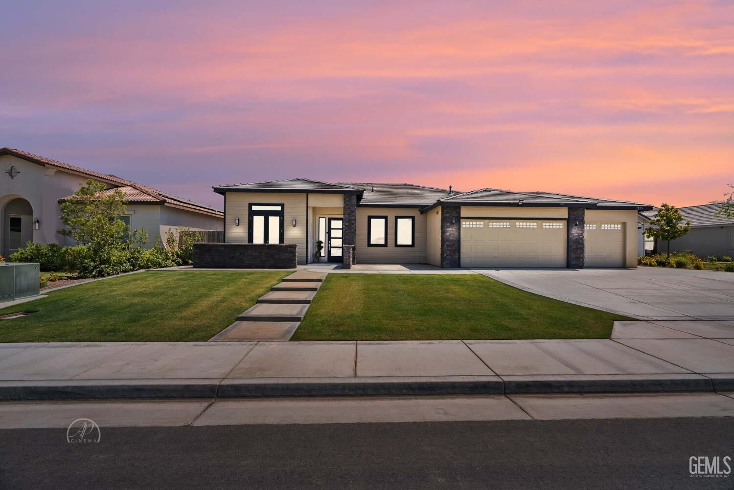 Property Photo:  1215 Brookline Lane  CA 93314 