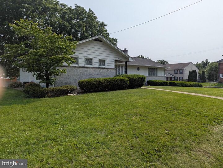 Property Photo:  1200 Mt Laurel Avenue  PA 19560 