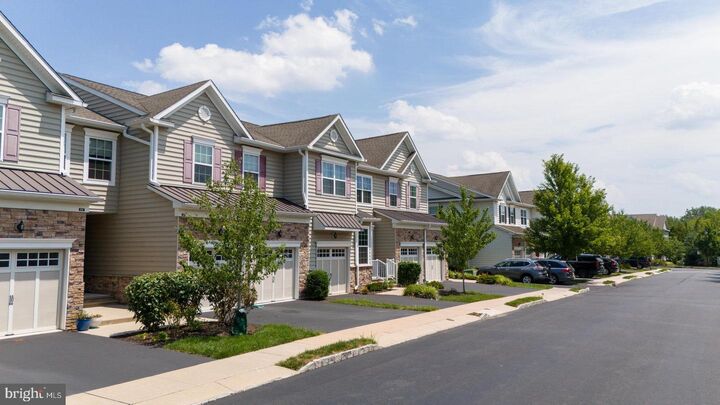 Property Photo:  82 Autumn Lane  NJ 08558 