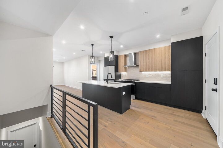 Property Photo: 315 W Berks Street 2 PA 19122