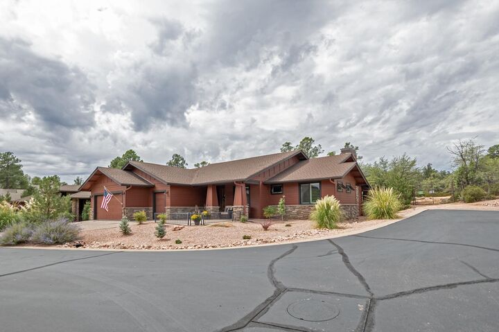 Property Photo: 1006 N Autumn Sage Court AZ 85541