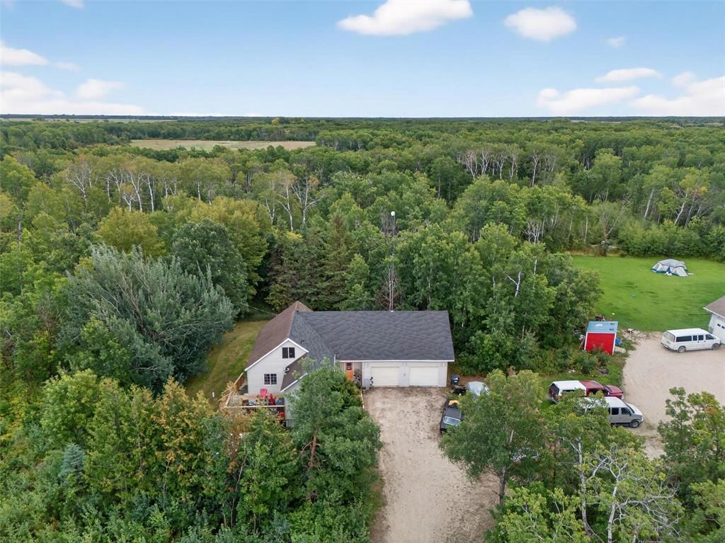 Property Photo: 245 Deerwood Bay MB R5G 1P2