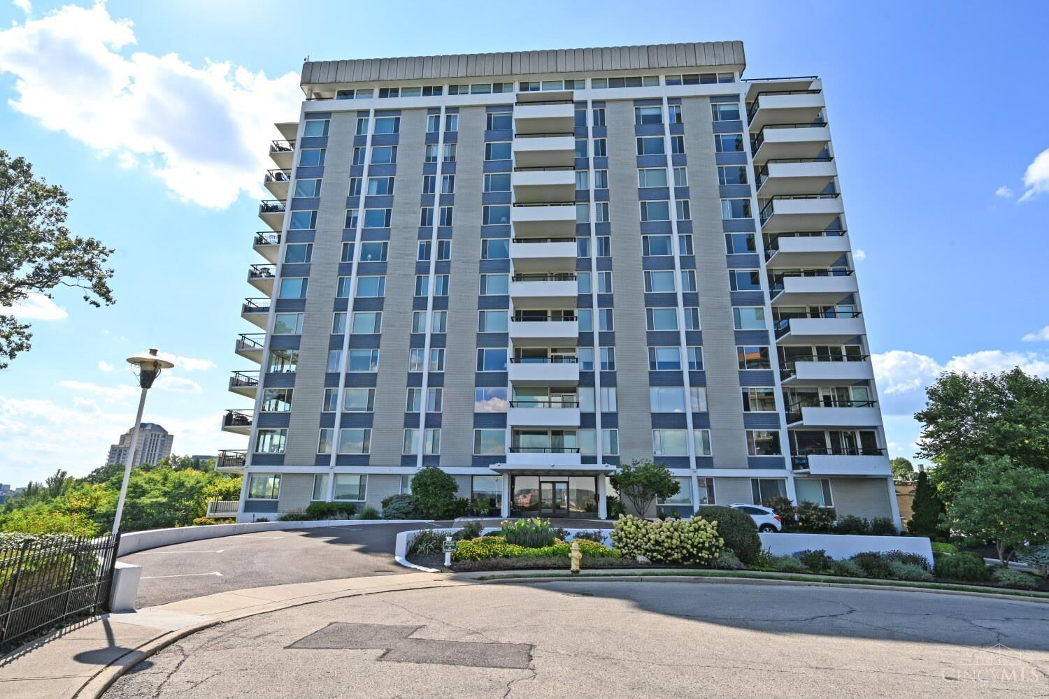 Property Photo: 2401 Ingleside Avenue OH 45206