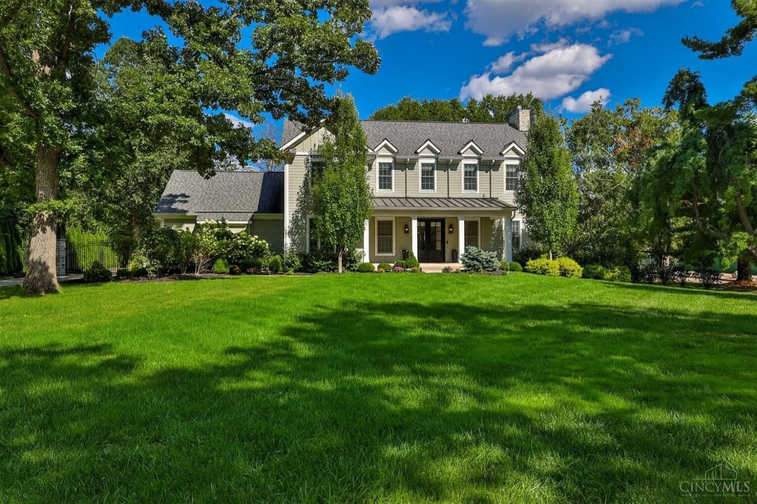 Property Photo: 216 Hilltop Lane OH 45215
