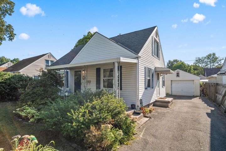 Property Photo: 3084 Oaklawn Street OH 43224