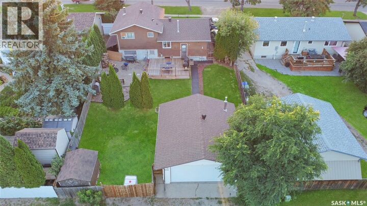 Property Photo:  2450 15th Avenue E  SK S6V 6J1 