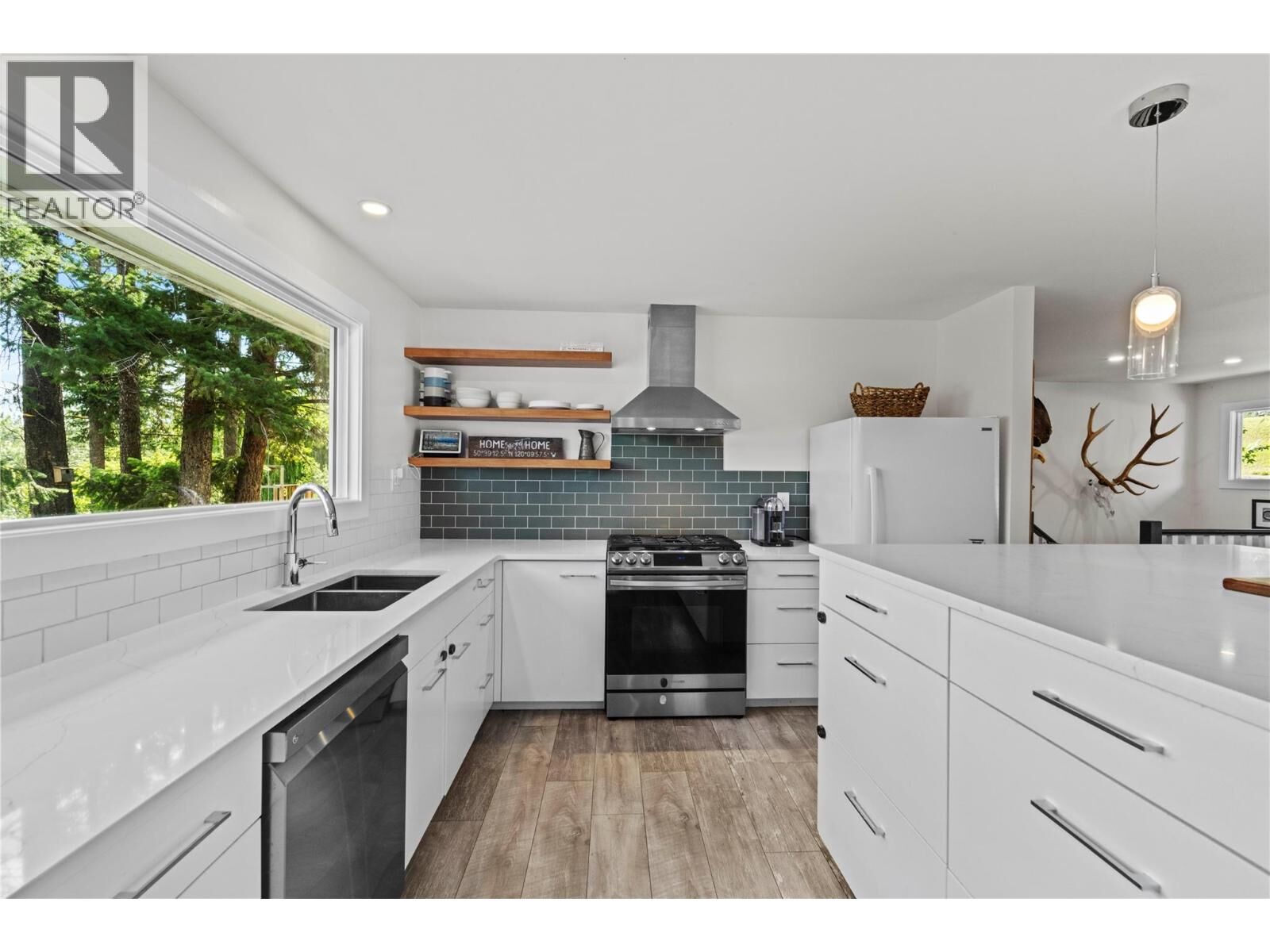 Property Photo:  1254 Foxwood Lane  BC V2C 5E3 