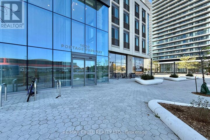 Photo de la propriété:  1000 Portage Parkway 4815  ON L4K 0L1 