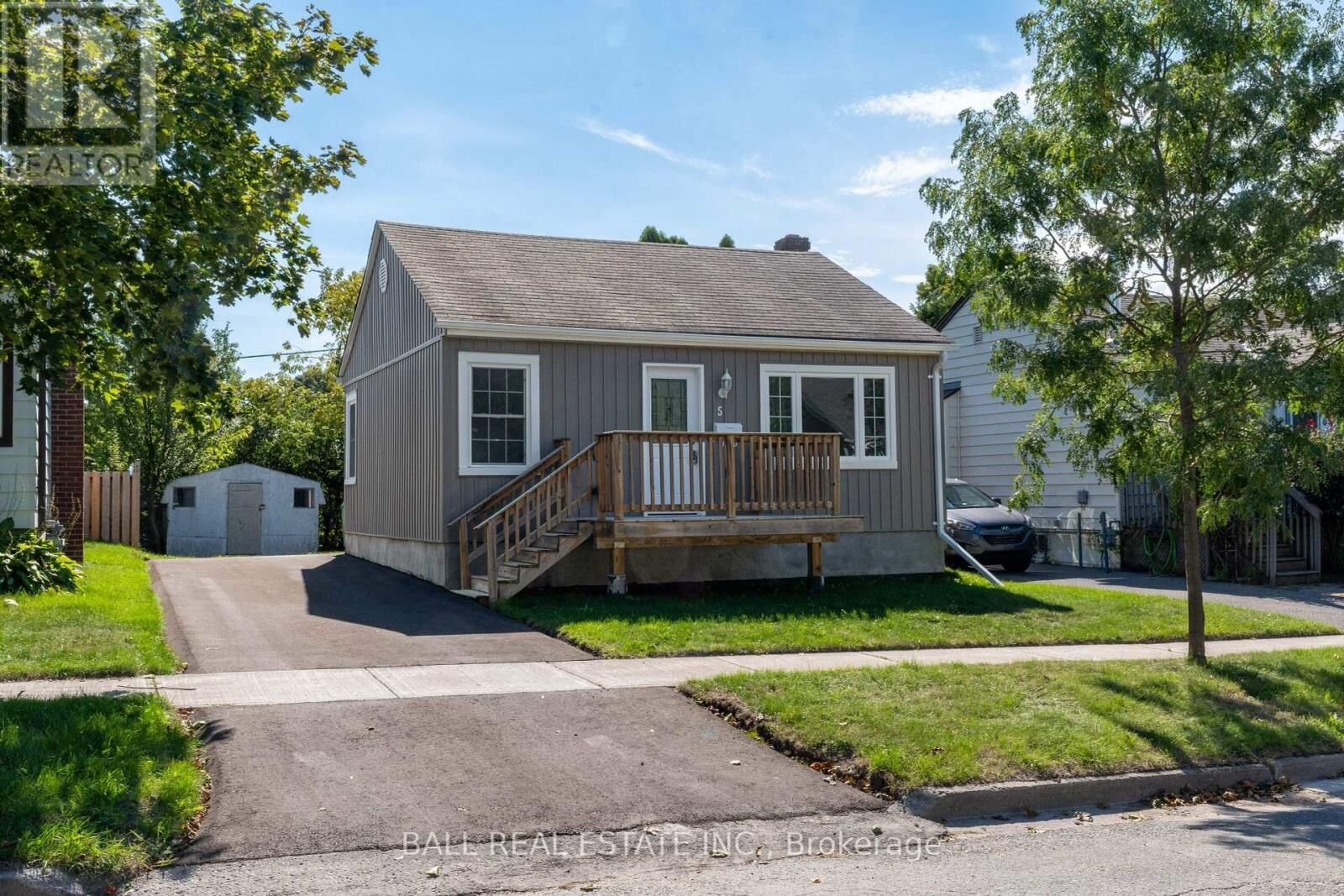 Property Photo: 5 Wallace Street ON K9H 1A8