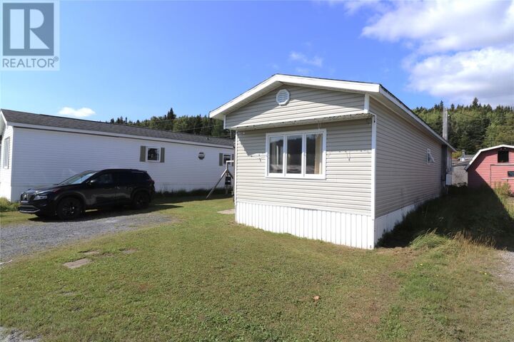 Property Photo:  7 Parkwood Avenue  NL A2H 4A4 