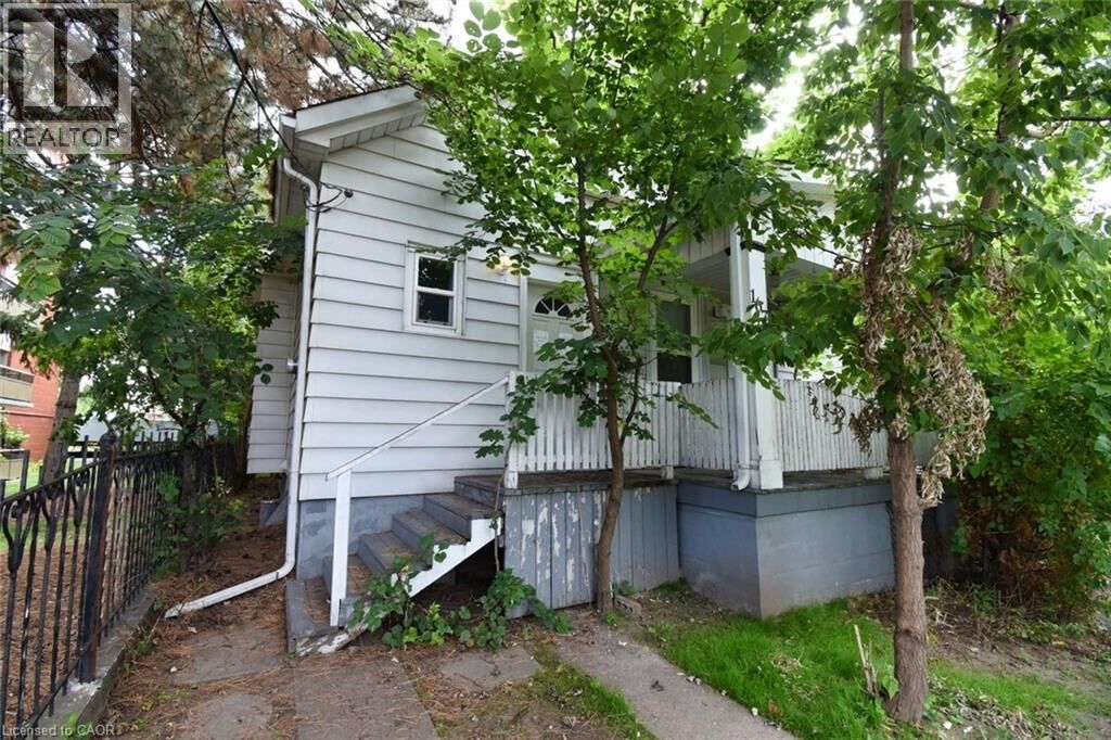 Property Photo:  167 Prospect Street South  ON L8M 2Z5 